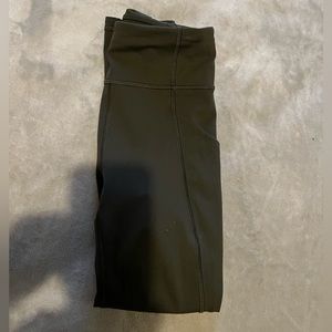 lululemon leggings cropped 23” size 4 olive green (dark olive)